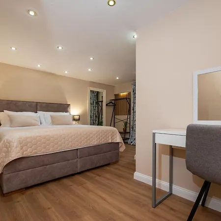 Star Guest house *