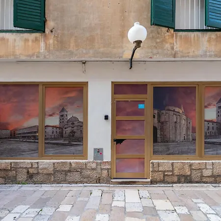 Star 招待所 扎达尔